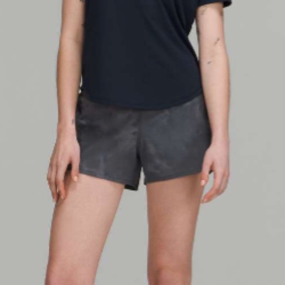 Lululemon Diamond Dye Speed Up Mid-Rise Lined Short | Size 4, 4” Inseam EUC Rare
